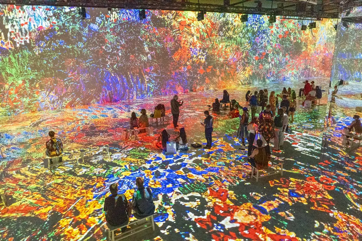 Happy Munkey x Van Gogh Immersive